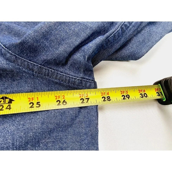 Wrangler Size 2XL Men's Blue Denim Logo tag Long Sleeve Two Pocket Shirt - Picture 2 of 12